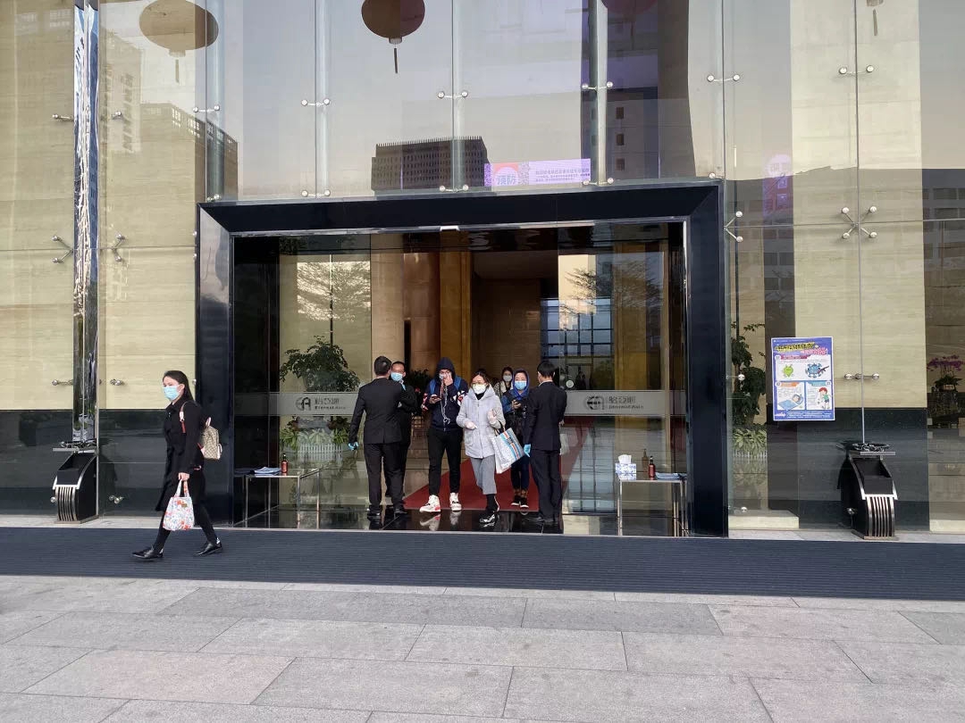 jinnianhui今年会上下齐心战“疫”情，党旗飘扬在一线